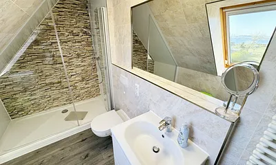 modernes Badezimmer