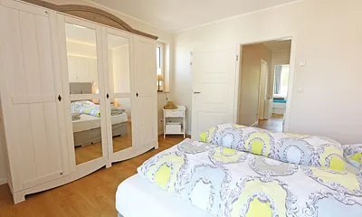 2. Schlafzimmer