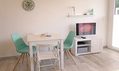 Esstisch mit Stühlen