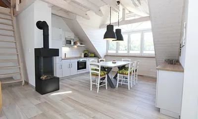 großer Esstisch für 6 Personen