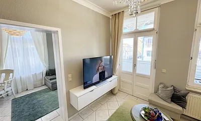 Wohnbereich mit Smart-TV