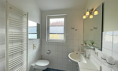 Badezimmer mit Waschbecken