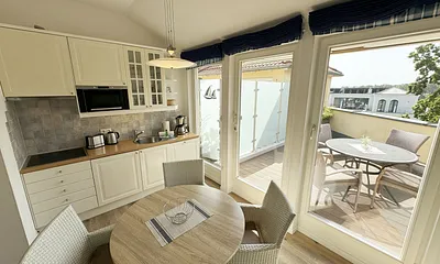 moderne Küchenzeile zum gemeinsamen Kochen