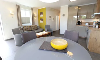 kombinierter Wohn-/Koch- und Essbereich