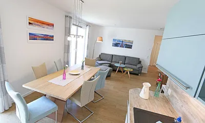 großzügiger Essbereich für 5 Erwachsene