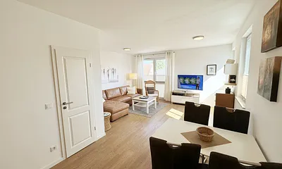 Blick auf den kombinierten Ess und- Wohnbereich