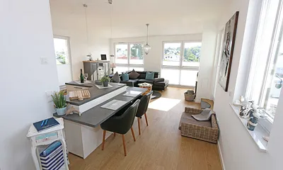 kombinierter Wohn-/Koch- und Essbereich