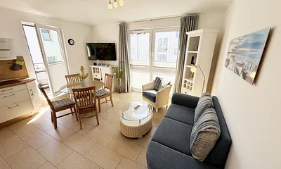 offener Wohnbereich mit Couch