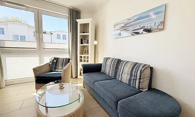 gemütliche Couch mit Sessel