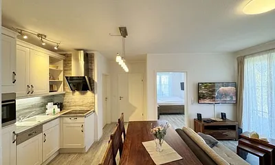 Esstisch mit Stühlen