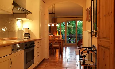 Küche - Blick zum Wohnzimmer