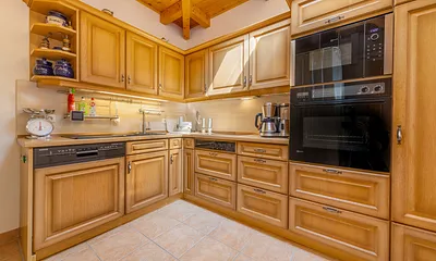 Die separate Küche (der Eßplatz befindet sich im Wohnzimmer).