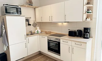 Küchenzeile mit Geschirrspüler