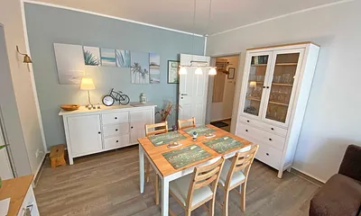 Wohnzimmer mit Essbereich