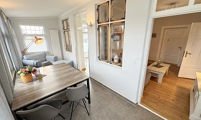 Essbereich mit Blick auf die Küche