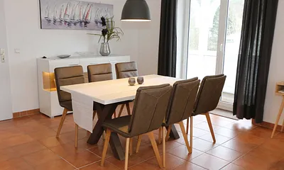 Esstisch für gemeinsame Mahlzeiten