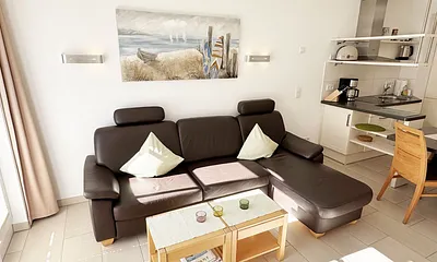 gemütliches Wohnzimmer mit Couch