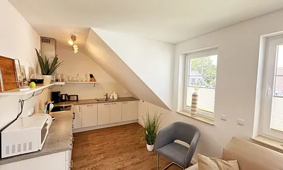 Einbauküche mit Ceran-Kochfeld,Backofen,Kühlschrank einschließlich Gefrierfach und Spülmaschine,Mikrowelle,Dolche Gusto Kapselmaschine,Kaffeemaschine,Toaster & Dolche Gusto Kapsel