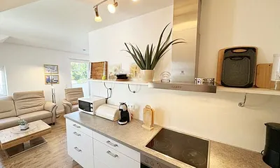 Einbauküche mit Ceran-Kochfeld,Backofen,Kühlschrank einschließlich Gefrierfach und Spülmaschine,Mikrowelle,Dolche Gusto Kapselmaschine,Kaffeemaschine,Toaster & Dolche Gusto Kapsel