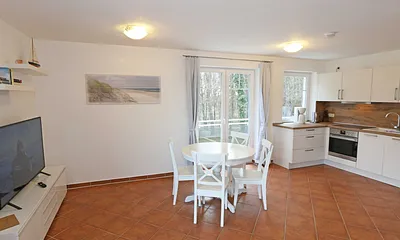 moderne offene Küche Ceranherd mit Backofen, Kühlschrank, Geschirrspüler, Mikrowelle, Kaffeemaschine,Pad-Maschine (Senseo), Wasserkocher, Toaster und diversen Küchenutensilien