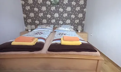 Schlafen 1 Schlafraum für die Eltern 