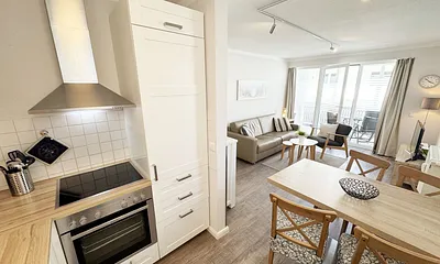 Offene Küche mit Wohn-und Essbereich