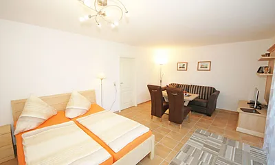 Doppelbett (1,60 m x 2,00 m) Matratzen in unterschiedlichen Härtegraden und Insektenschutzgitter