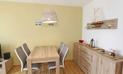 gemütlicher Essplatz mit Stühlen