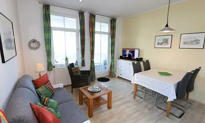 Villa Heimkehr, 2-Zimmer-Ferienwohnung (Whg. 8 mit Balkon)