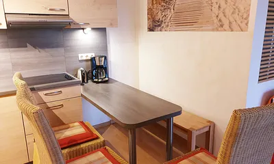 Küche mit Sitzbereich (Tisch 1,60m)