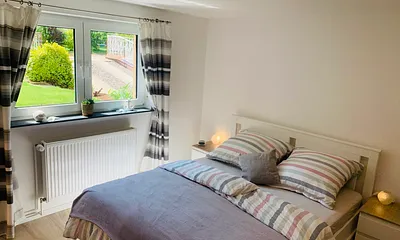 Bett 1,60 x 2,00 m mit durchgängiger Matratze