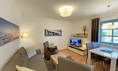 Haus Südstrand, 3-Zimmer-Ferienwohnung (Whg. 4 mit Terrasse)