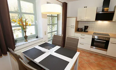 Essbereich mit Stühlen