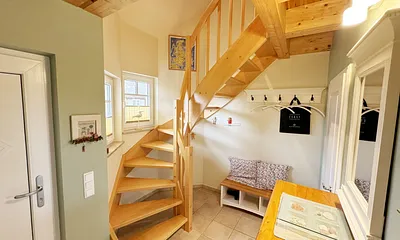 Treppe zum Obergeschoss