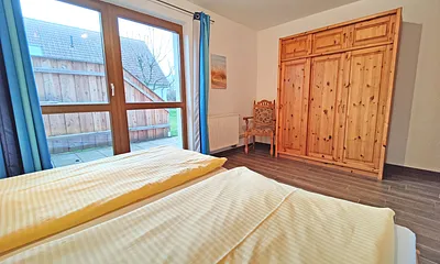 Schlafzimmer mit Doppelbett