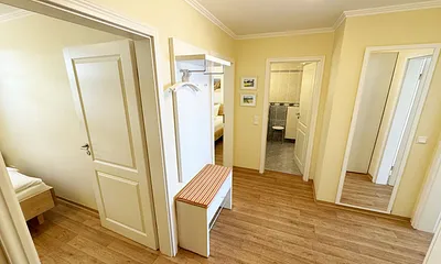 Flurbereich mit Garderobe