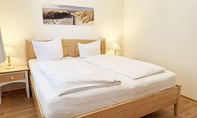 1. Schlafzimmer mit Doppelbett