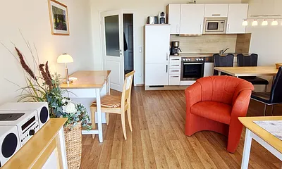 kombinierter Wohn-, Ess- und Kochbereich