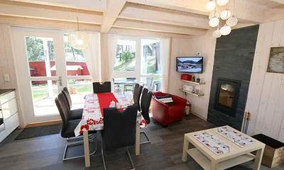 Esstisch mit Stühlen