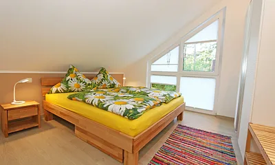 2. Schlafzimmer mit Doppelbett