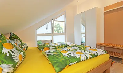 2. Schlafzimmer mit Doppelbett