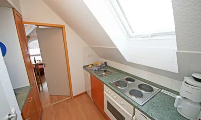 separate Küche mit Backofen