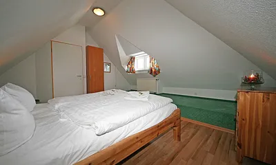2. Schlafzimmer mit Doppelbett