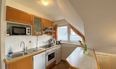 Küchenzeile mit Backofen