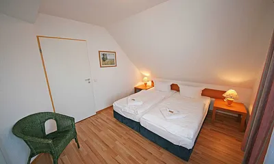 1. Schlafzimmer mit Doppelbett