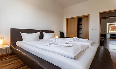 Schlafzimmer mit Einbauschrank