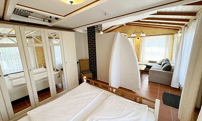 Ferienhaus Thea - Blick vom Schlafbereich in Richtung Wohnbereich