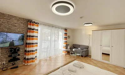 kombinierter Wohn -und Schlafbereich