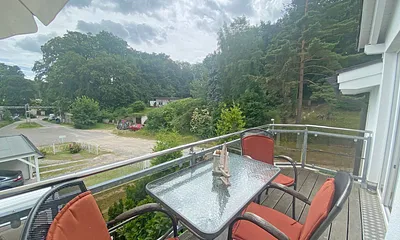 bestuhlter Balkon (Süd/Ost)