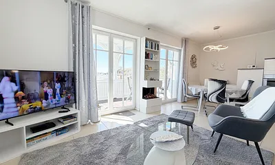 Wohnbereich mit Smart-TV
